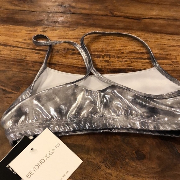 Beyond Yoga Racerback Bra in Foil Tie Dye XS - Picture 5 of 9